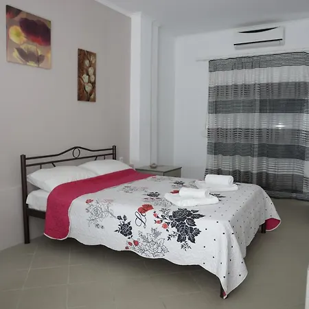 Lägenhetshotell Alexandra Vrasná